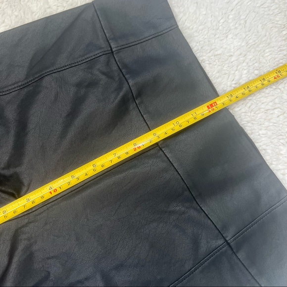 NWT BCBGMAXAZRIA Faux Leather Blossom Pants - Picture 8 of 9